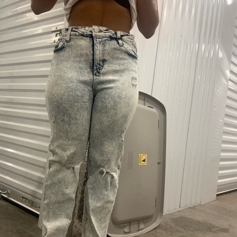 Kendall & Kylie Light Wash Straight Leg Jeans
